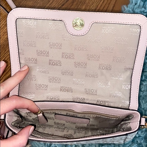 Michael Kors Crossbody Bag - Picture 4 of 7